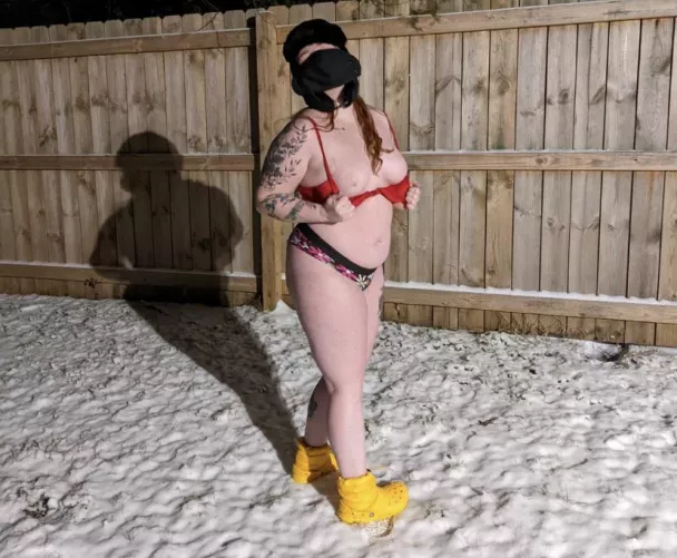 Remember to wear your warm shoes and hat outside. by kiwi__me