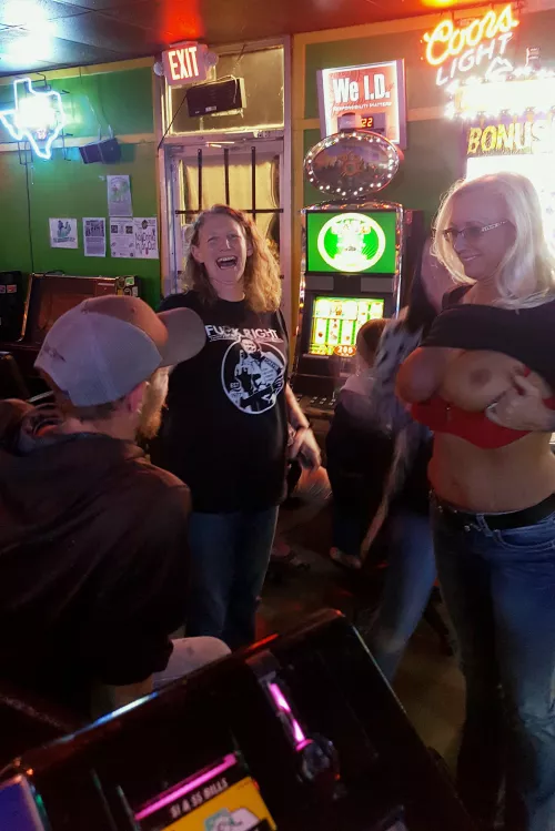 Remember, when meeting someone, first impressions are everything.🤣 by kitty_feral