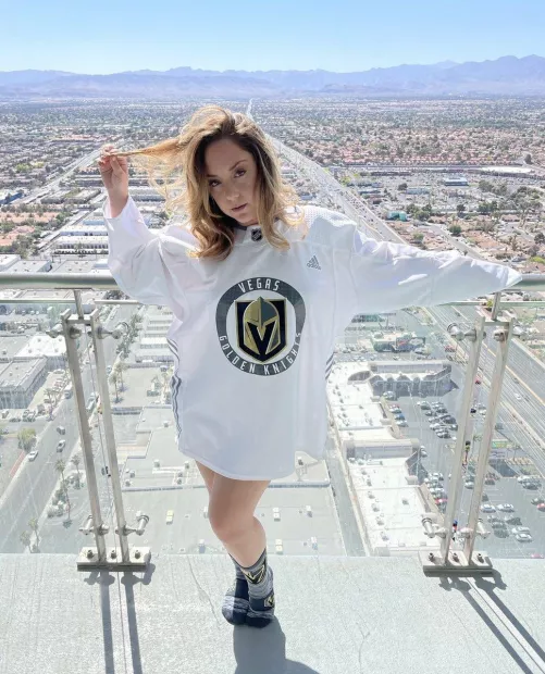 Remy on top of the world... by SpunkySpunkyAssGuy