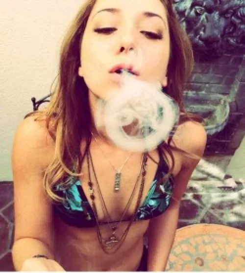 Remy smoke a dope by SpunkySpunkyAssGuy