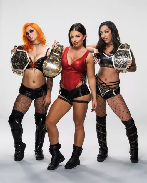 reverse gangbang with these three by ripfreaker