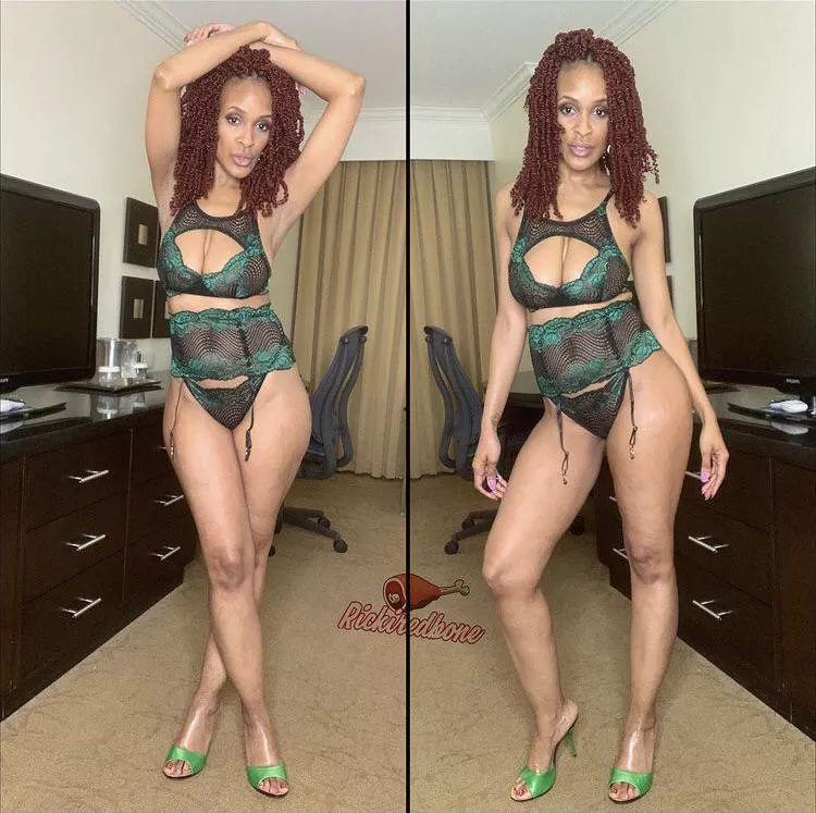 Ricki Redbonee posted by automacktic