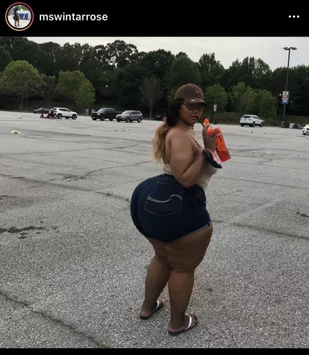 Ridiculous proportions by LasherDeviance