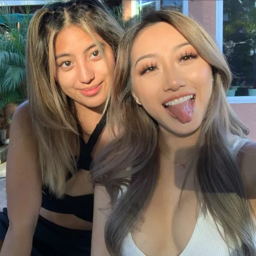 Right only. by WetAzzPuzzy