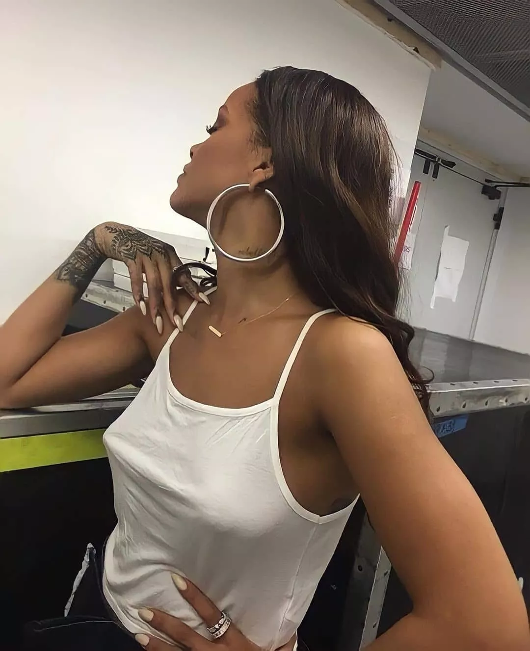 Rihanna posted by suckingvibrator69