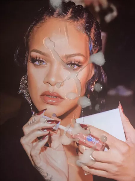 Rihanna testing out some new lip gloss💋💦 by xtrxpbbc