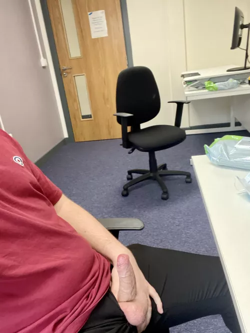 Risky one at work. Busy corridor, no idea if I was seen or not by hitthedustytrail