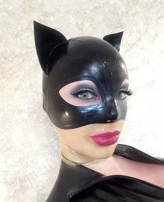/r/latexlucy - Catwoman Lucy posted by AmberSky_