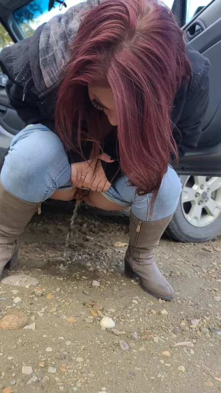 Road side piss by Mamacourtney