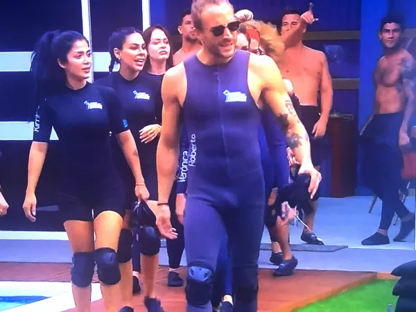 Roberto Romano Bulge on La Casa De Los Famosos by gman_718