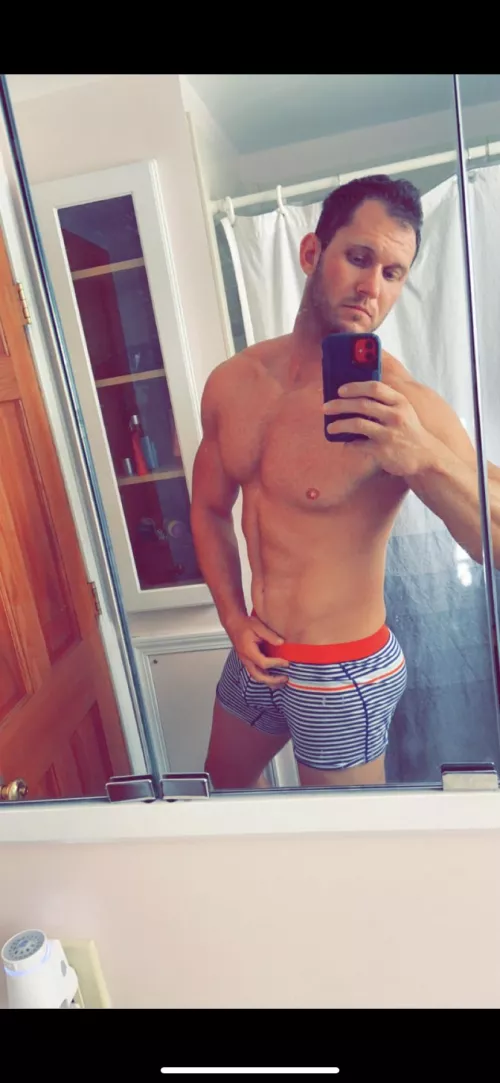 Rocking the Saxx today post workout. They come off easy 😈😈 by dbchatb