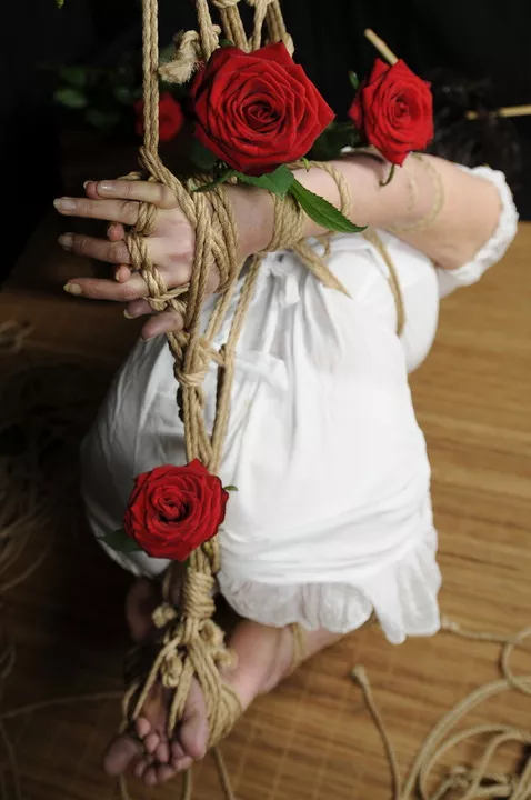 Roses and Fingers posted by -caribou