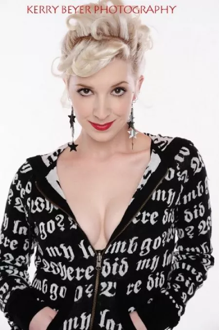 Roxy Vandiver by tungstenbell