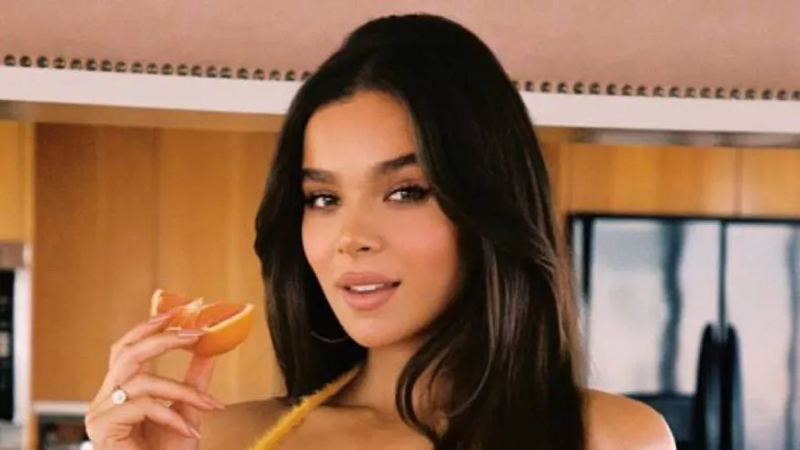 Rp as Hailee Steinfeld or Samara Weaving for me? by andthenergy1