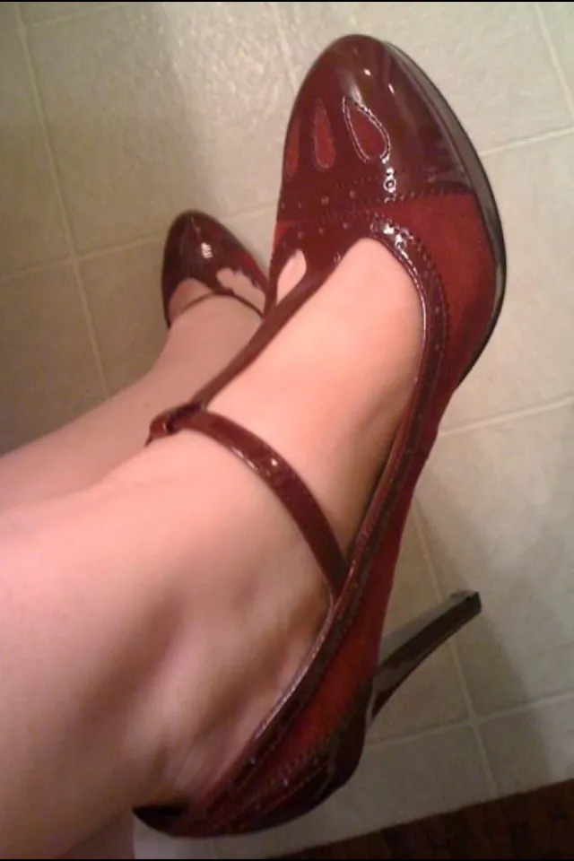 r/pinupstyle girls you may fall in love with my vacuuming shoes! posted by hannars27