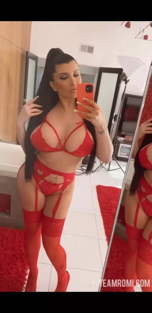 RR🔥🔥🔥🔥🔥BIG BOOBS SEXY MILF🌟 SHE IS BACK NOMORE BLONDIE by DESIXCHICK99