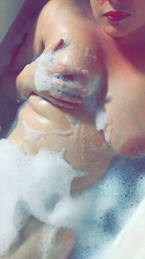 Rub a dub dub, I need you in my tub 🛁 by sassy_minx