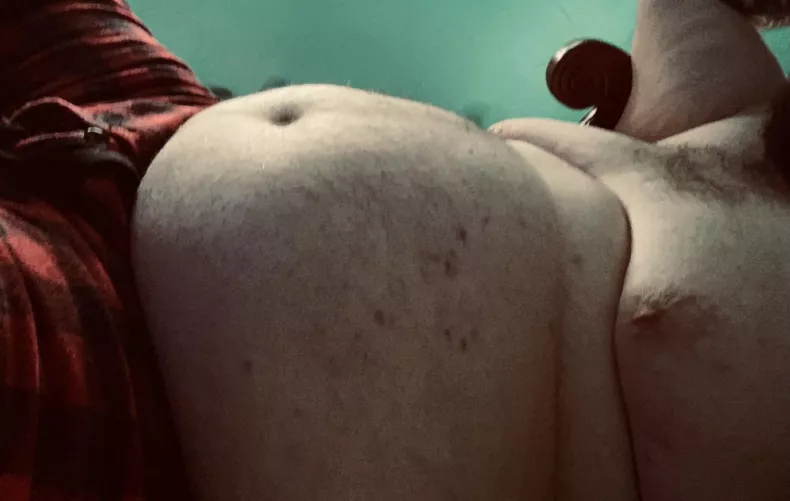 Rub my belly by XChicagoChubX