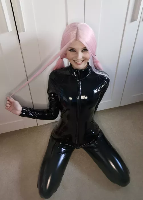 Rubberdoll wannabe 🖤 by Certified_Sammy