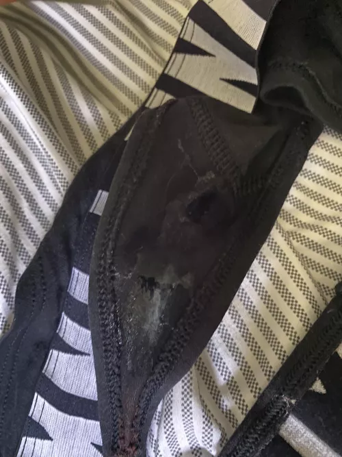 Rubbing my gf’s ass resulted in this! by jfzues