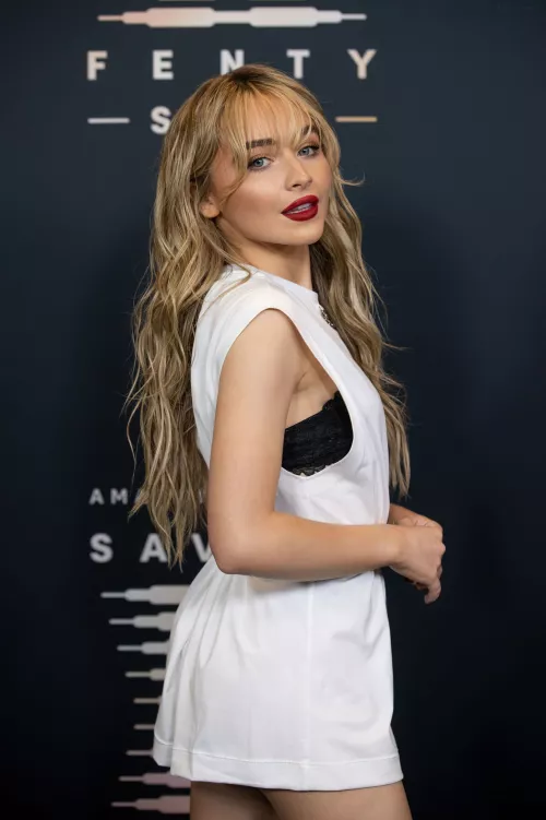 Sabrina Carpenter by SpookieFemBoy