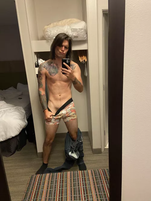 Sadly I’m just not tatted enough🥴 by Environmental-Soft14