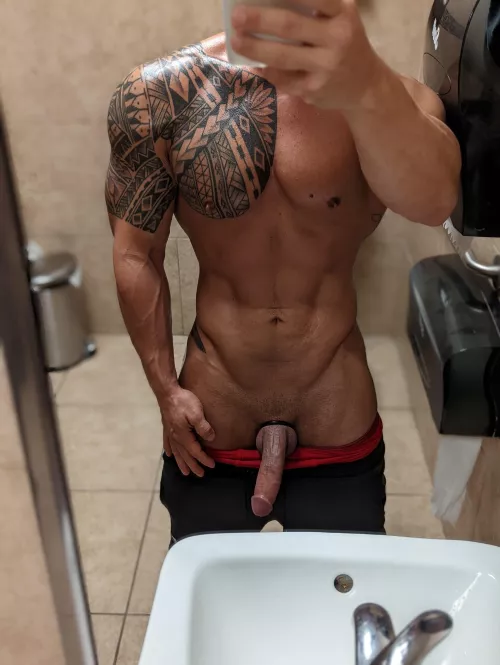 Safe to say bulking season going pretty well. [M] by reeeeohssss9