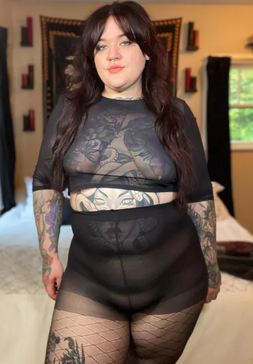 Saggy in nylon by QueenSkeet_1