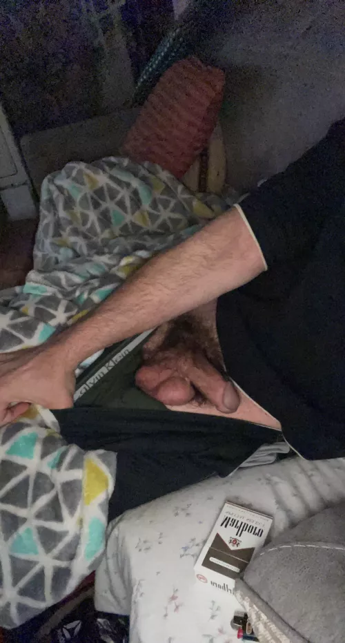 Saggy tonight by checkmaetx