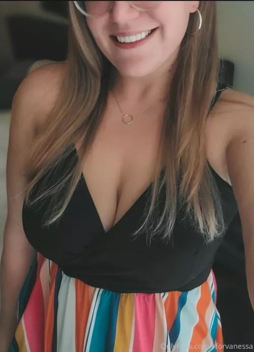 SALE 💫 20% off 💫 just a super friendly, nerdy, curvy, 29yr old slut. daily posts, full nude, masturbation, videos, audio, roleplay, b/g, anal, JOI, NO PPV 🖤 by vforvanessaxxx