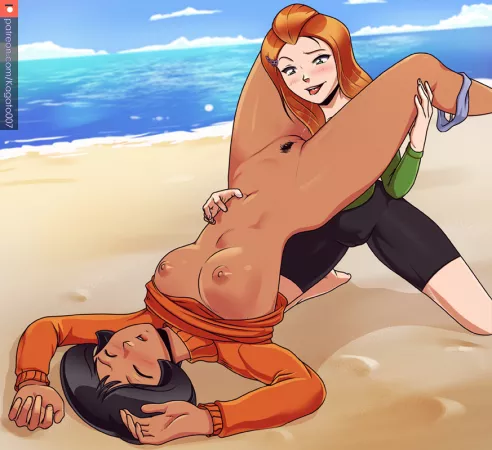 Sam eating out Alex on the beach (kagoto007) [Totally Spies] by myfriendscantknow
