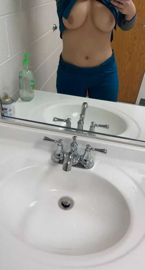 Same mirror, different day by AphrqditeOrqcle