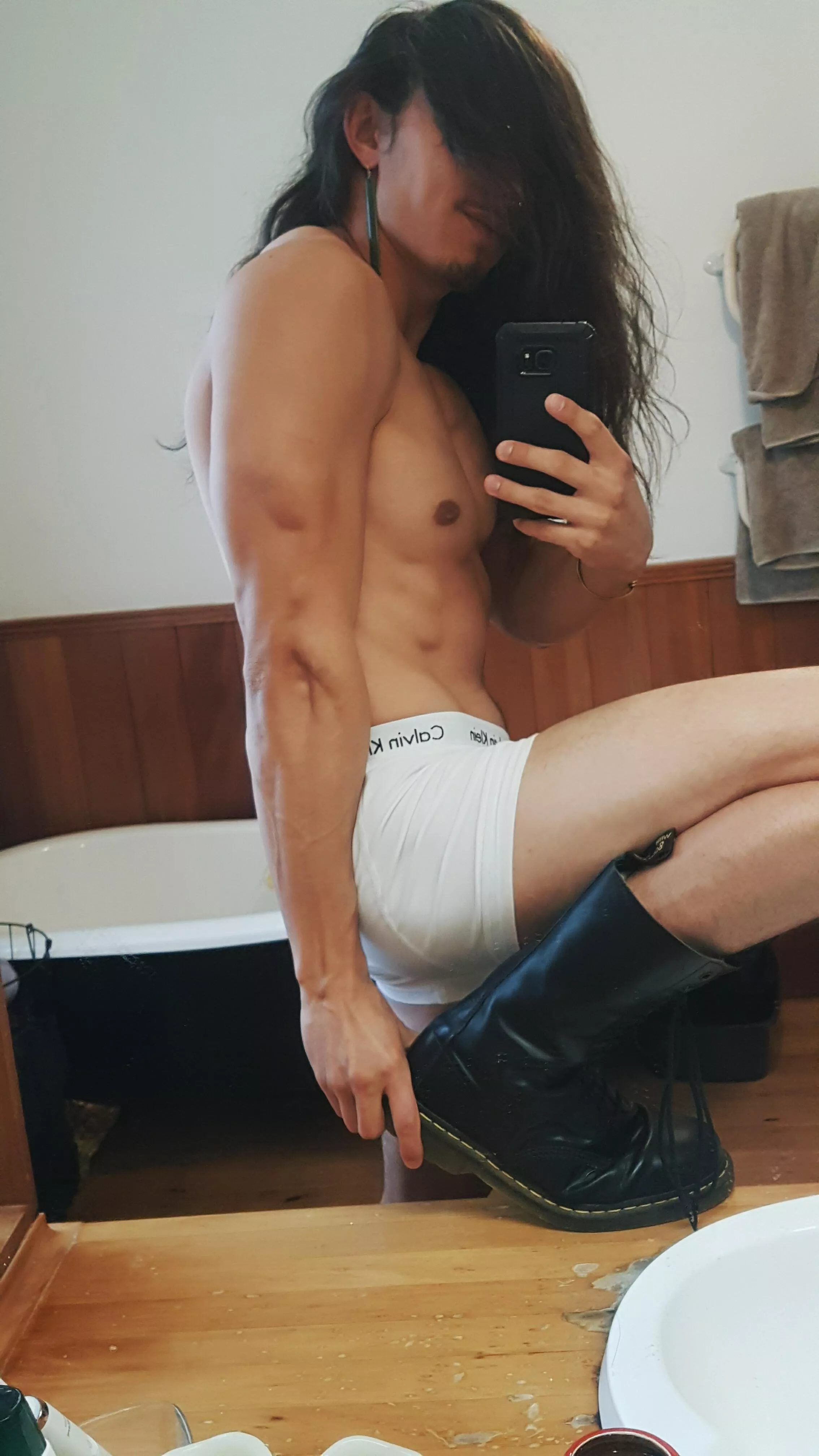 Sa[m]e pose as always.. cept hair down 😛💓💓 posted by Fern_Tangerine