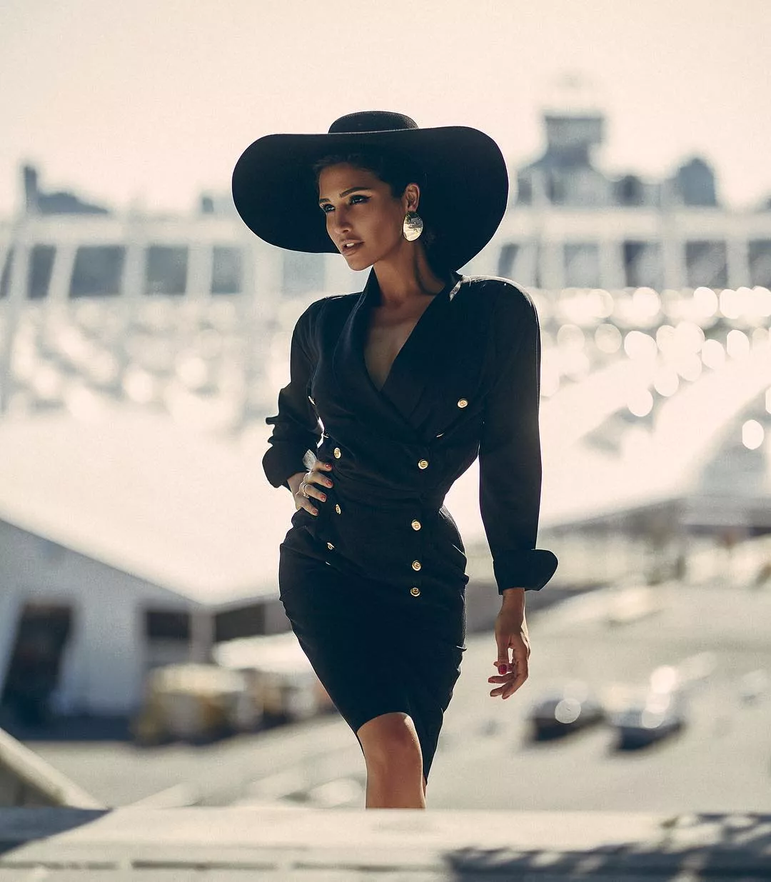 Santa Dimopulos posted by BOOOOOOOBIES