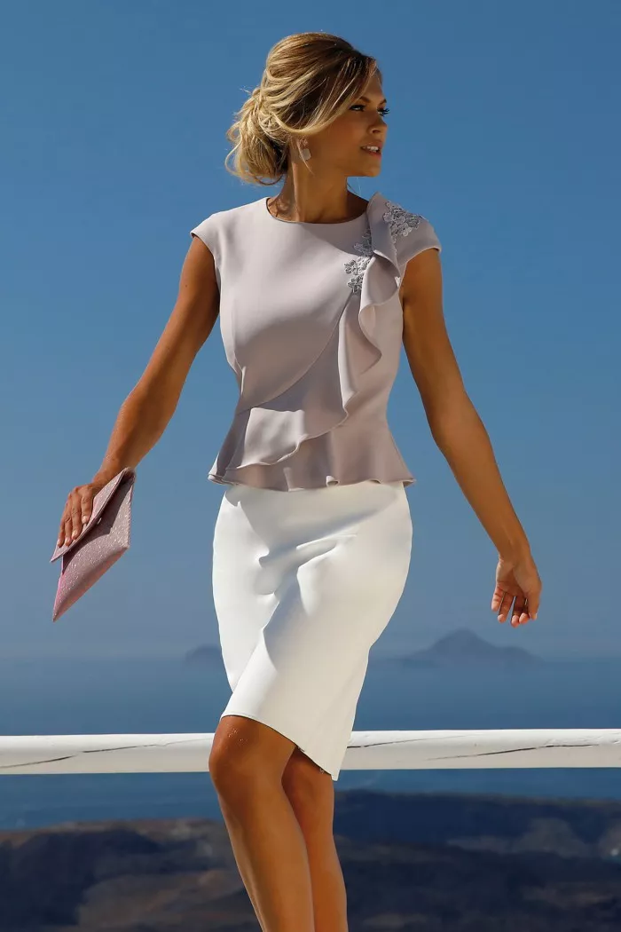 Santorini girl posted by BOOOOOOOBIES