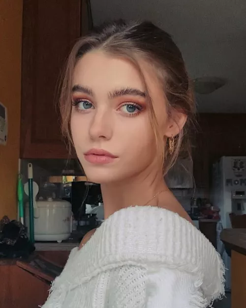 Sarah Abshire by CASHMERE1977