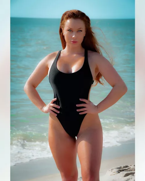 Sarah Gibson by BinkyStalls