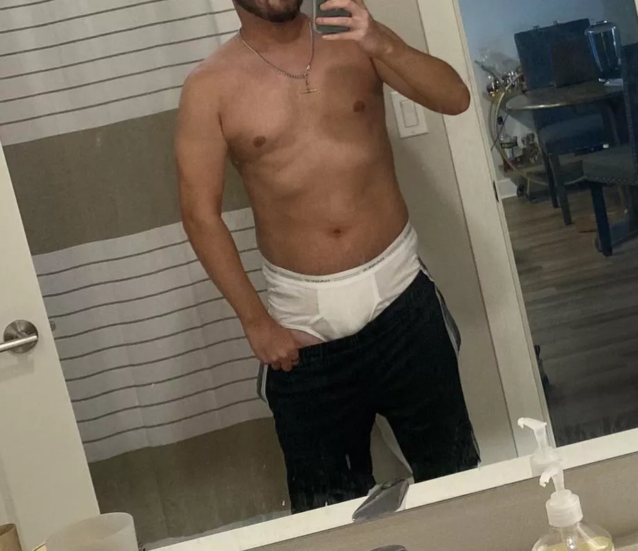 Saturday chillin posted by tampabrfs20