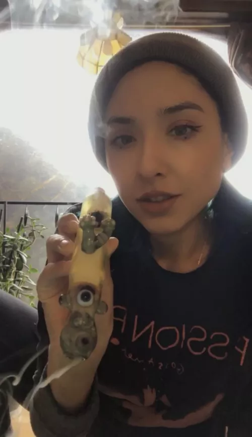 Say hello to my little friend ( *∀*)y─┛ by EnigmaticDaze