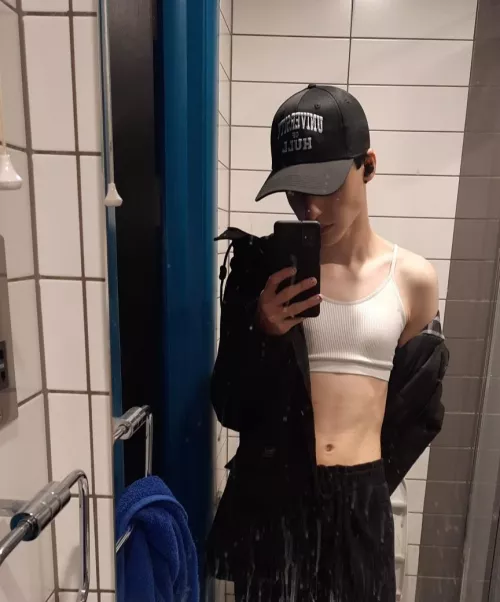 say hi <3 by ShyBiGuy03