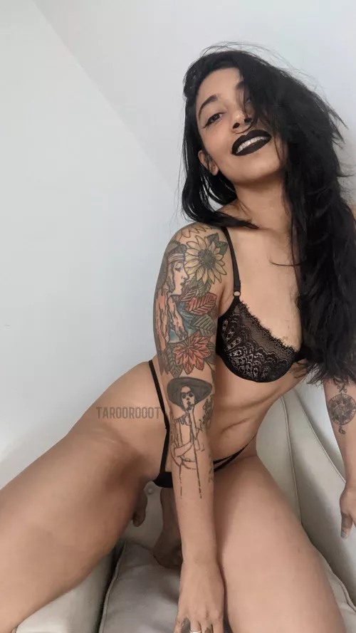 Say hi if you like black girls with tattoos! by TarooRooot