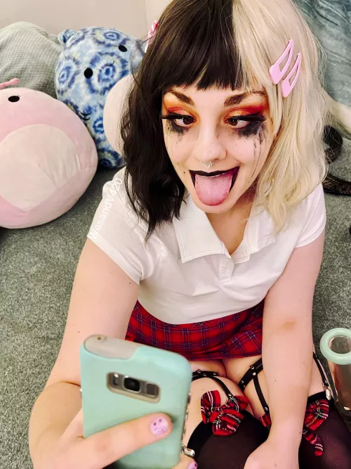 Say hi if you’d jerk off to nudes I sent you 😋💕 by Wesandveronica420