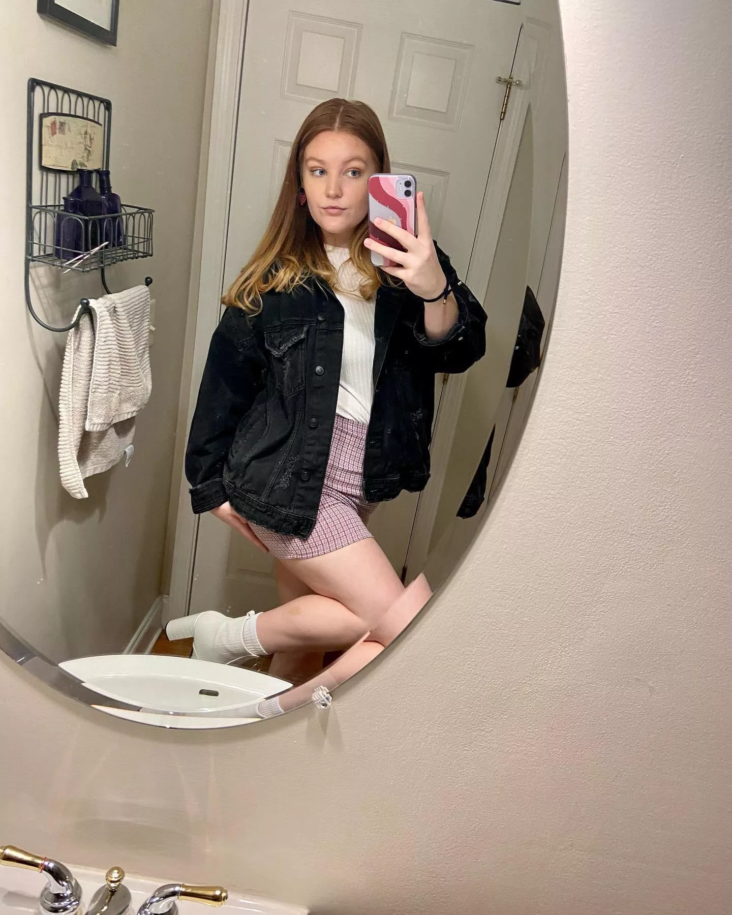 Say hi if you’d let a sweet looking girl have complete control over your locked cock 😋 [domme] posted by redheadfootie