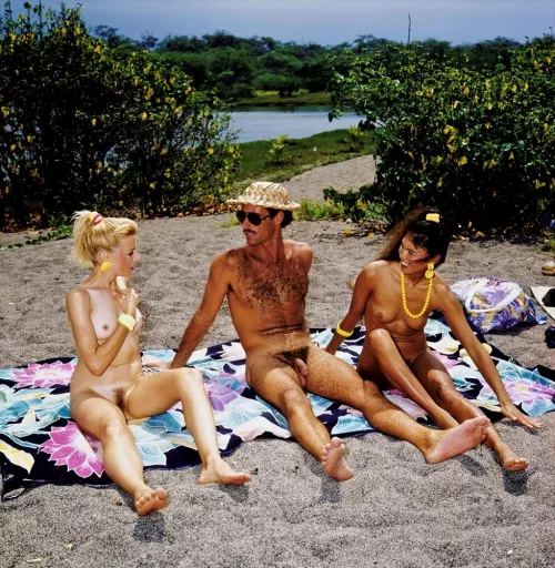 Say what? by NaturistPictures