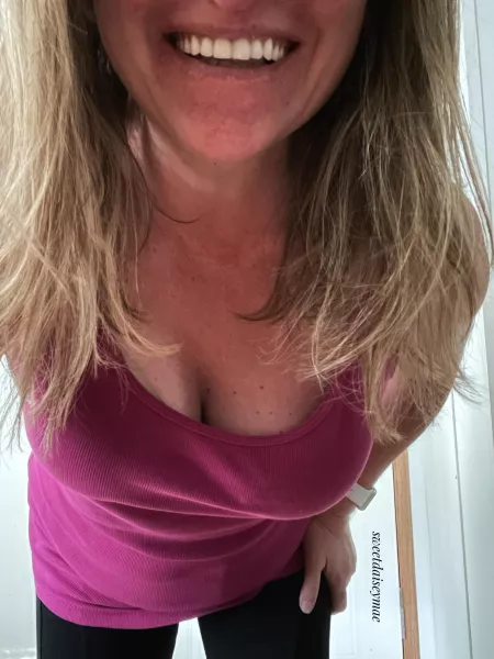 Scantily clad and showing body....well not really. Just cleaning house and getting things done. by sweetdaiseymae