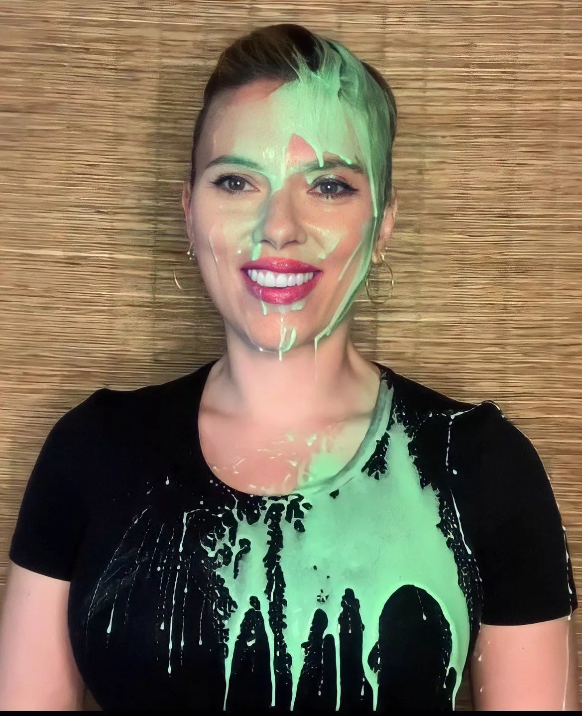 Scarlett knows what she’s doing. posted by TheLilMaster7