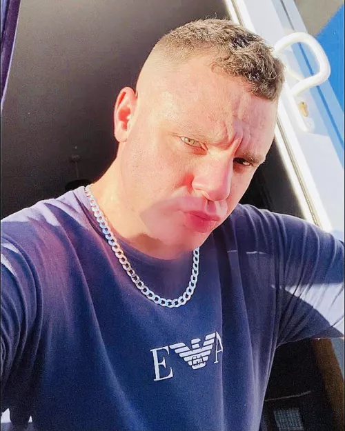 Scottish lad 🏴󠁧󠁢󠁳󠁣󠁴󠁿 ur type ?? by Significant_You_9943