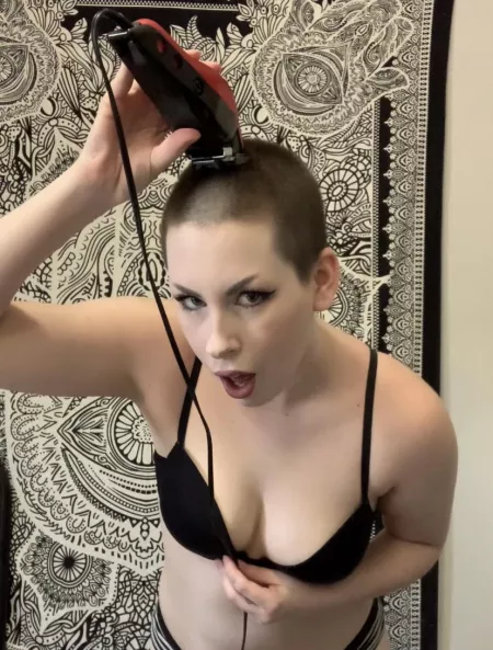 Screen shot from my going smooth video that I just thought was kind of hot 🙈😆 by graveslvt