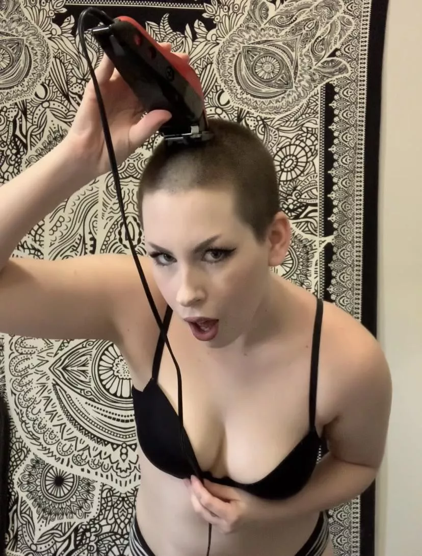 Screen shot from my going smooth video that I just thought was kind of hot 🙈😆 posted by graveslvt