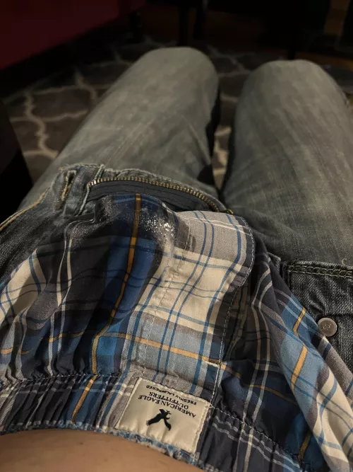 Scrolling through certain Reddit posts and accidentally came by iamyourroommate